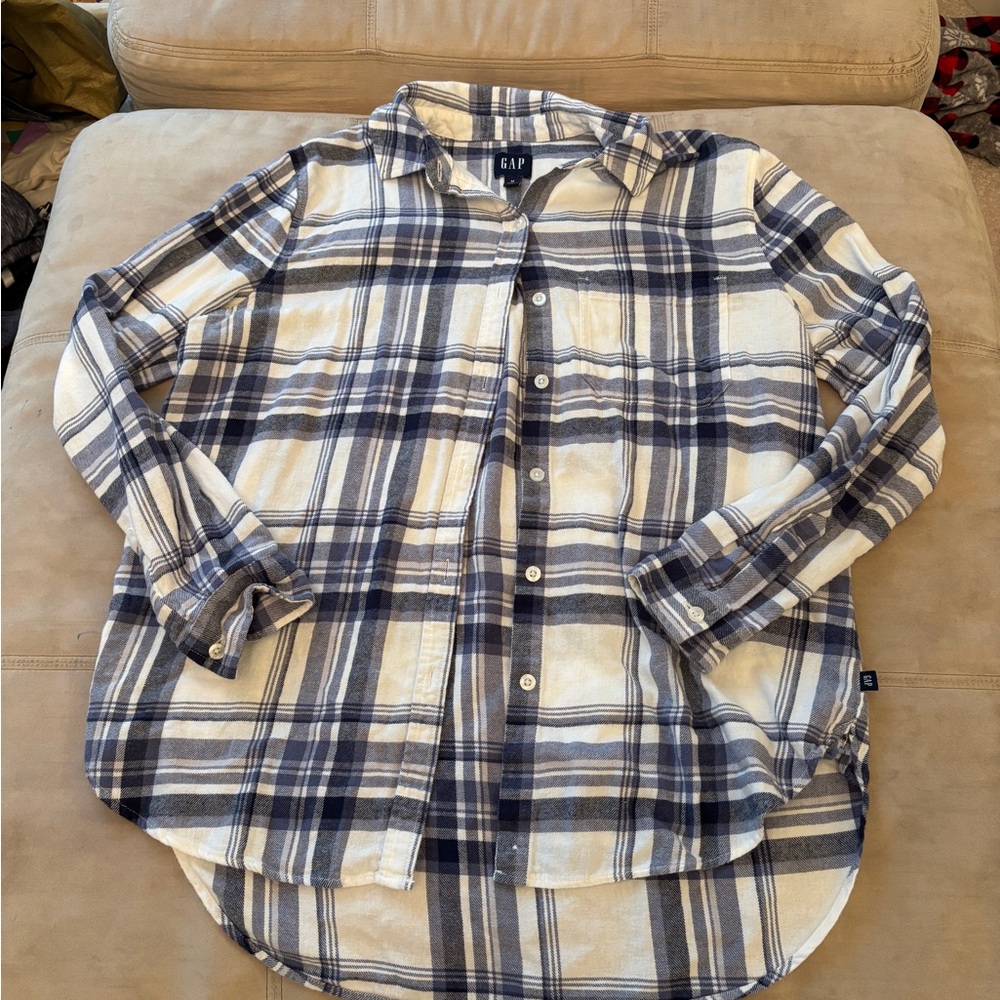 GAP Women’s Navy and Cream Flannel Shirt Medium